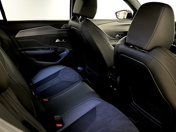Peugeot 308 12 of 15
