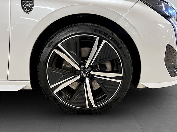 Peugeot 308 14 of 15