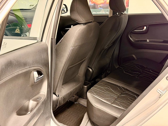Kia Picanto 11 of 13