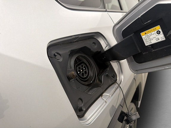 Toyota RAV4 Plug-in Hybrid 8 of 30