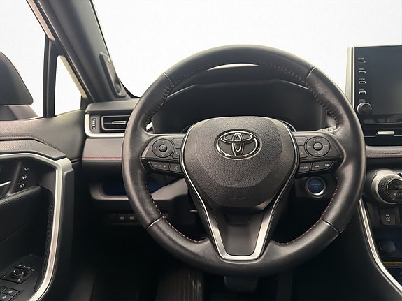 Toyota RAV4 Plug-in Hybrid 11 of 30