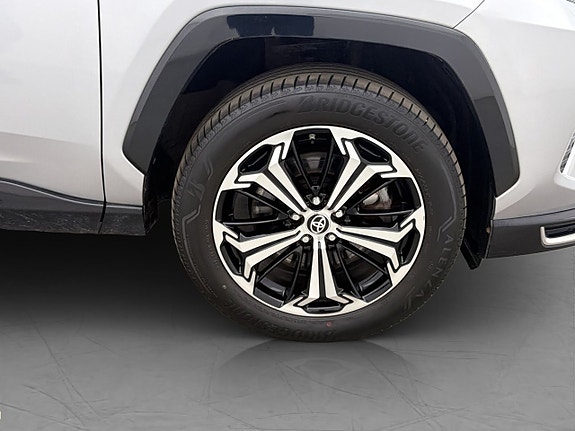 Toyota RAV4 Plug-in Hybrid 30 of 30