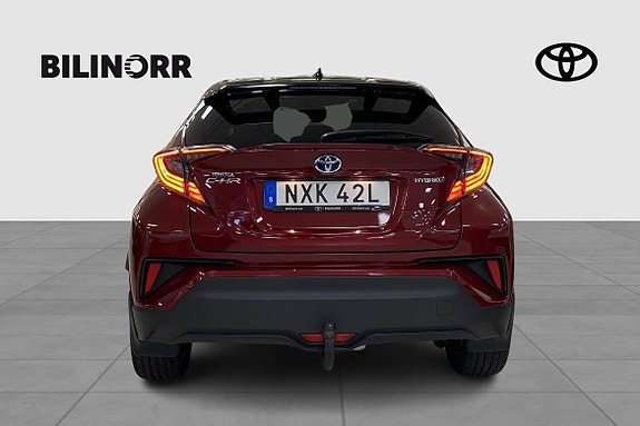Toyota C-HR 5 of 12