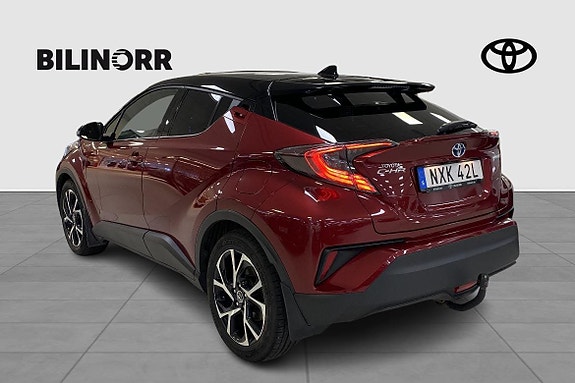 Toyota C-HR 3 of 12