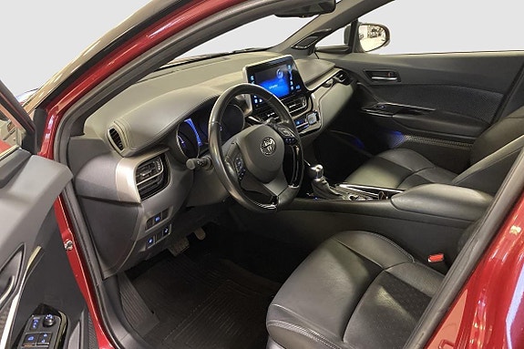 Toyota C-HR 8 of 12