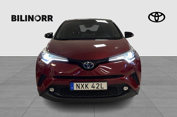 Toyota C-HR 6 of 12