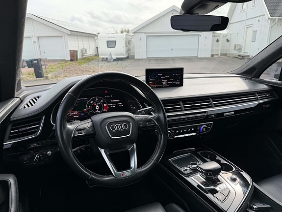 Audi SQ7 13 of 14