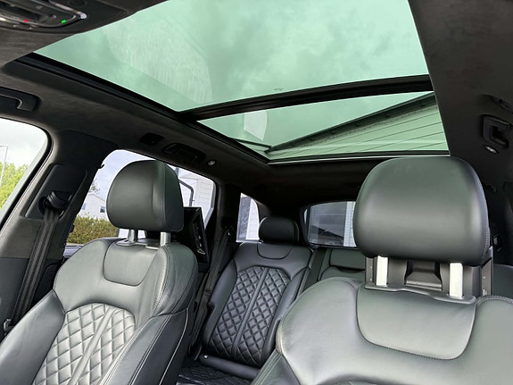 Audi SQ7 10 of 14