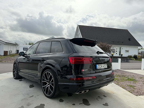 Audi SQ7 2 of 14