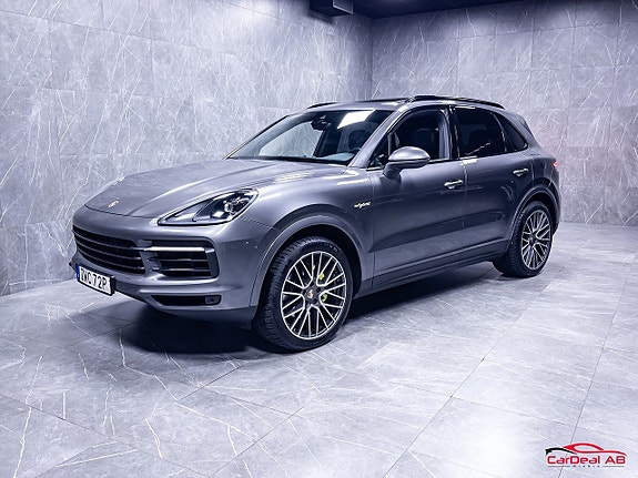 Porsche Cayenne 3 of 30