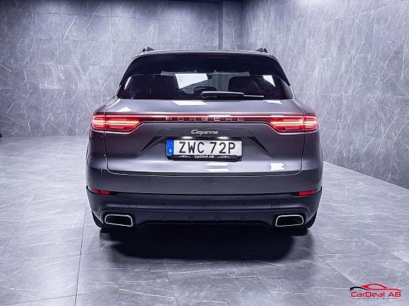 Porsche Cayenne 6 of 30