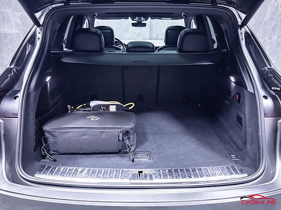 Porsche Cayenne 17 of 30