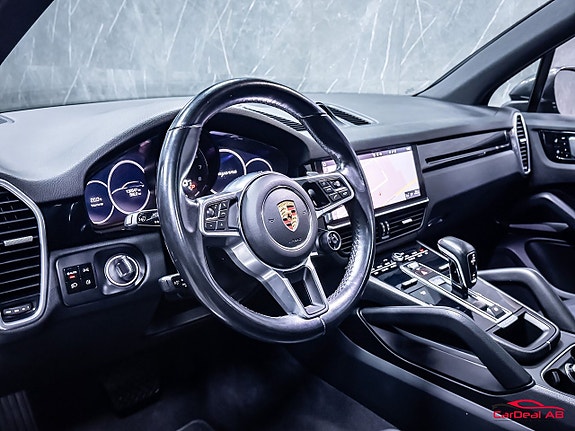 Porsche Cayenne 12 of 30