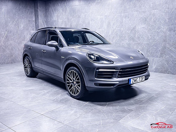 Porsche Cayenne 9 of 30