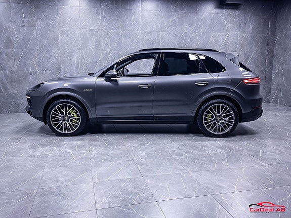 Porsche Cayenne 4 of 30