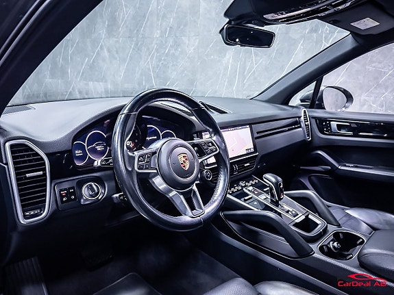 Porsche Cayenne 11 of 30