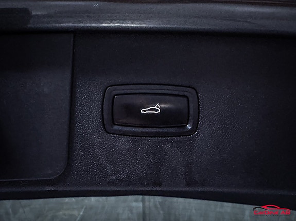 Porsche Cayenne 18 of 30