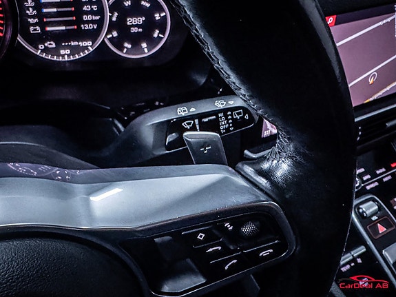 Porsche Cayenne 24 of 30