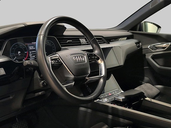 Audi e-tron 7 of 18