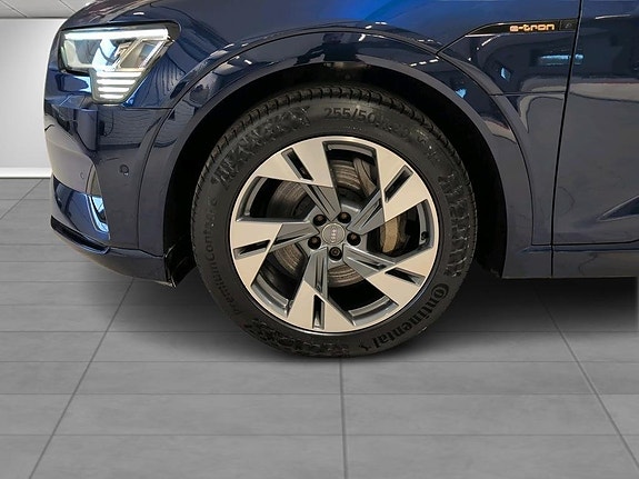 Audi e-tron 3 of 18