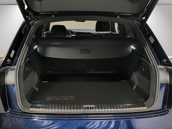 Audi e-tron 17 of 18