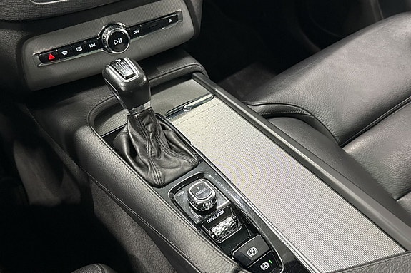 Volvo XC90 18 of 29