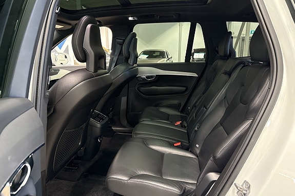 Volvo XC90 23 of 29