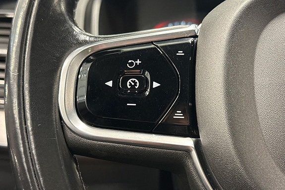 Volvo XC90 11 of 29