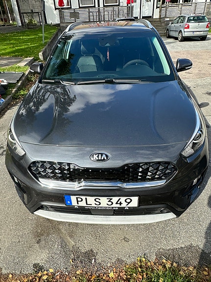 Kia Niro 2 of 12