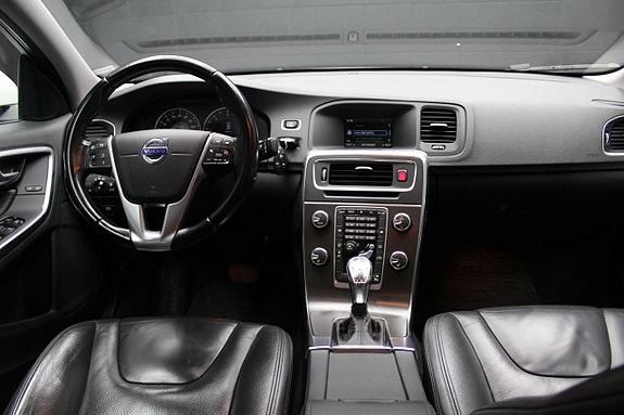 Volvo S60 13 of 15