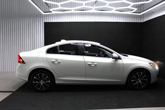 Volvo S60 7 of 15
