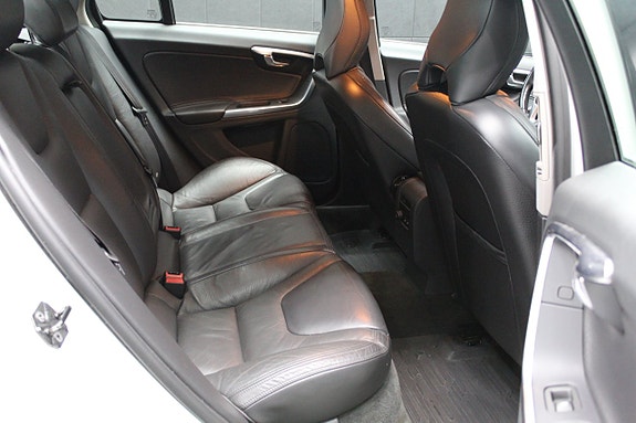 Volvo S60 14 of 15