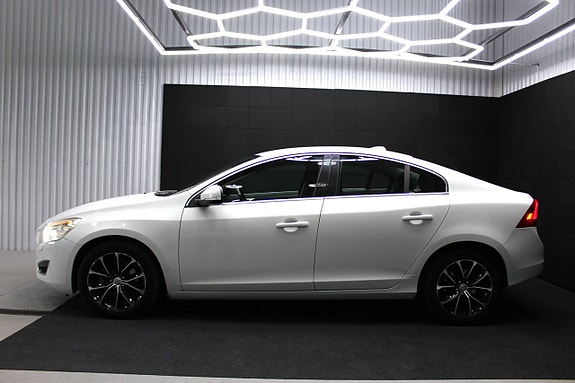Volvo S60 3 of 15