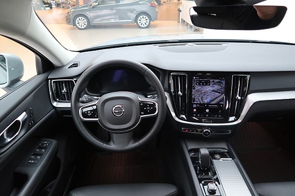 Volvo V60 Cross Country 6 of 15