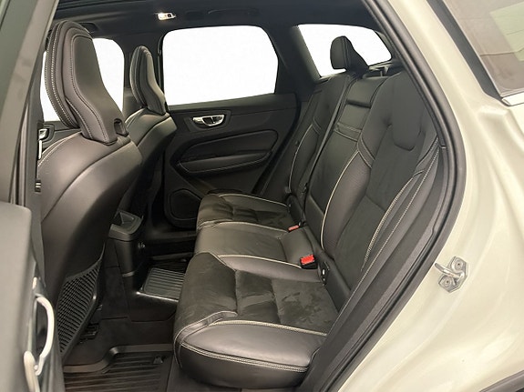 Volvo XC60 27 of 30