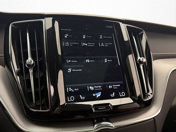 Volvo XC60 23 of 30