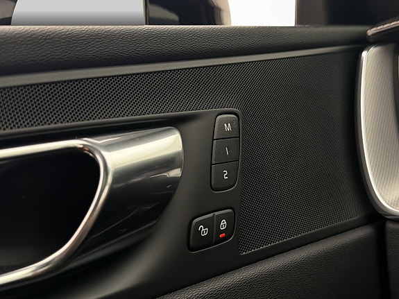Volvo XC60 16 of 30