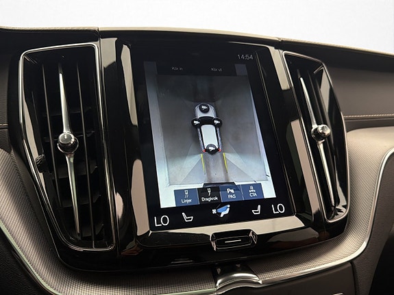 Volvo XC60 18 of 30