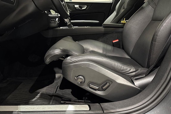 Volvo V60 14 of 26