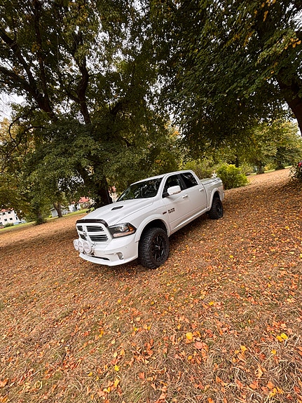 RAM 1500 5 of 9