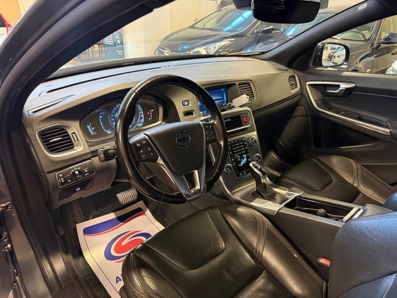 Volvo V60 Cross Country 5 of 15