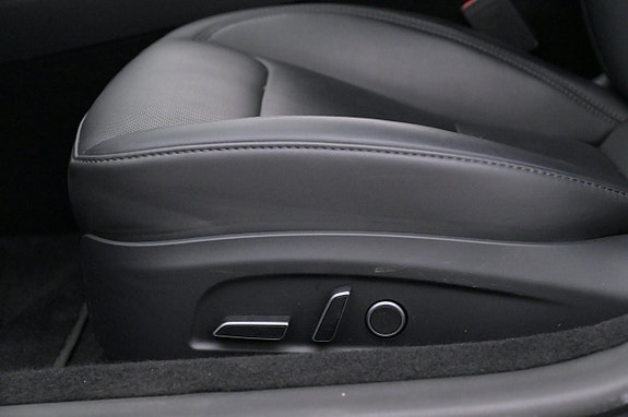 Tesla Model 3 10 of 27