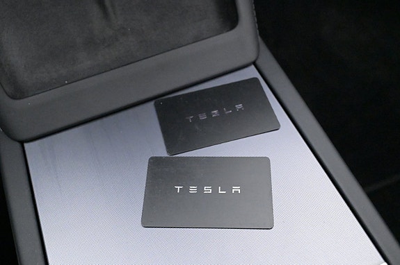 Tesla Model 3 23 of 27