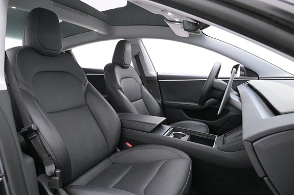 Tesla Model 3 11 of 27