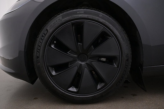 Tesla Model 3 27 of 27