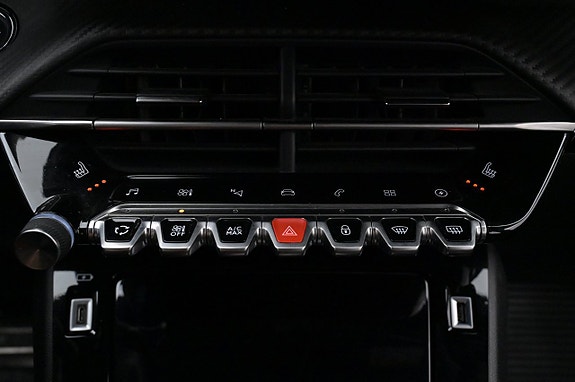 Peugeot e-2008 18 of 27