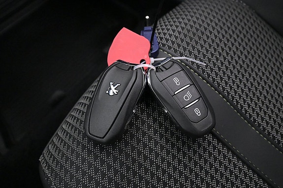 Peugeot e-2008 20 of 27