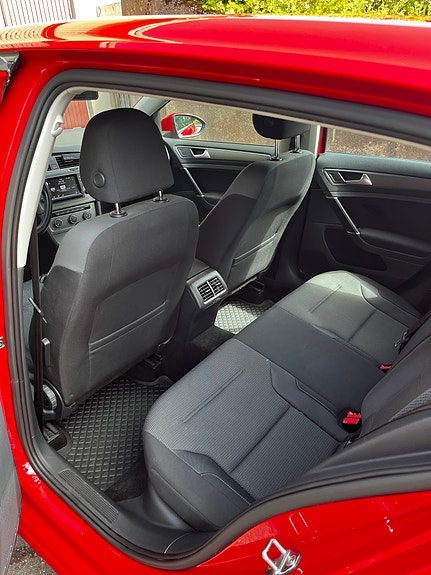 Volkswagen Golf VII 8 of 12