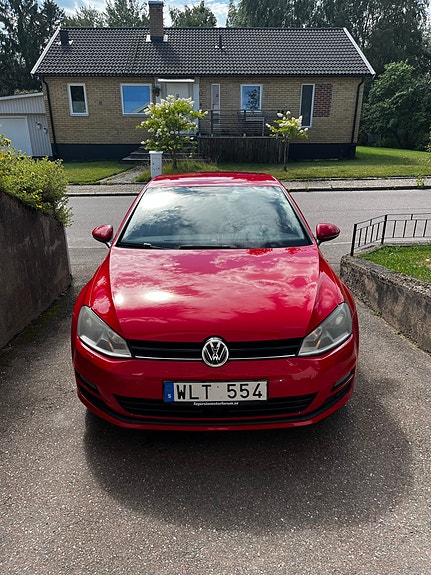 Volkswagen Golf VII 2 of 12