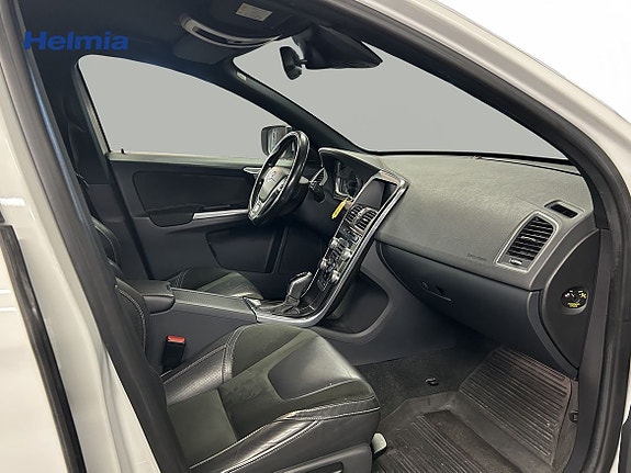Volvo XC60 7 of 10